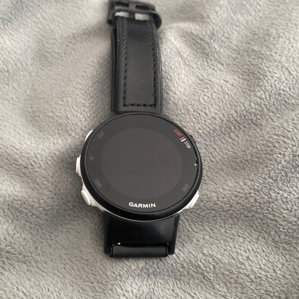 Garmin 010-02156-00 Forerunner 45s, 39MM Easy-to-Use GPS Running Watch